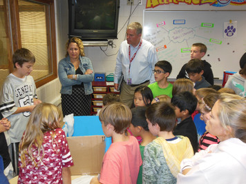 6th Grade Buddies' Science Fair - Photo Number 8