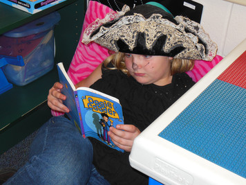 Reading & Mystery Readers - Photo Number 9